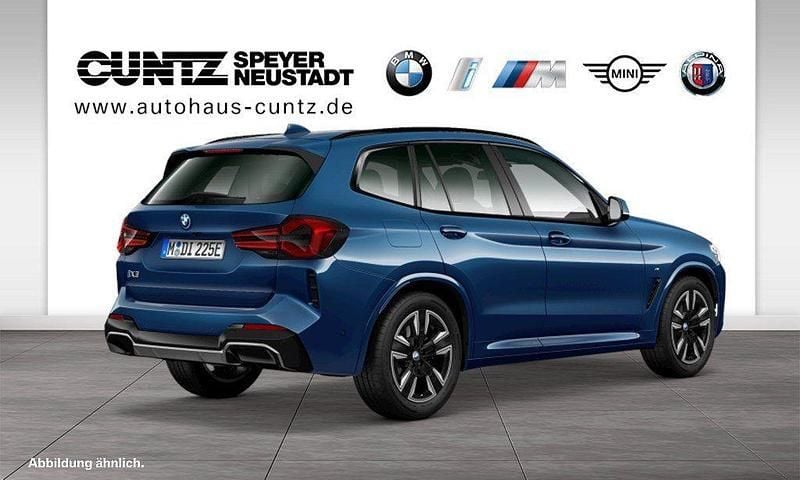 Gebraucht BMW iX3 Sport Line 210 kW (286 PS) 2022 Phytonicblau SUV