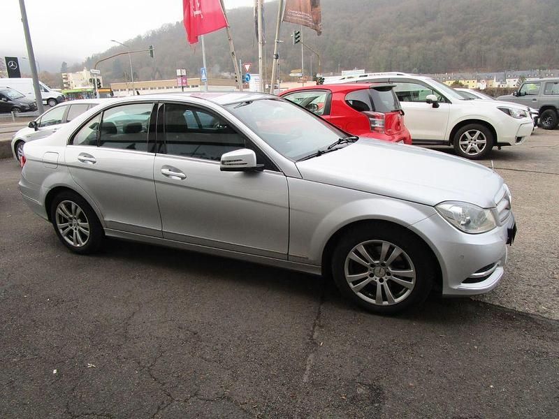 Gebraucht Mercedes C180 156 PS (114 kW) 2013 Silber Limousine