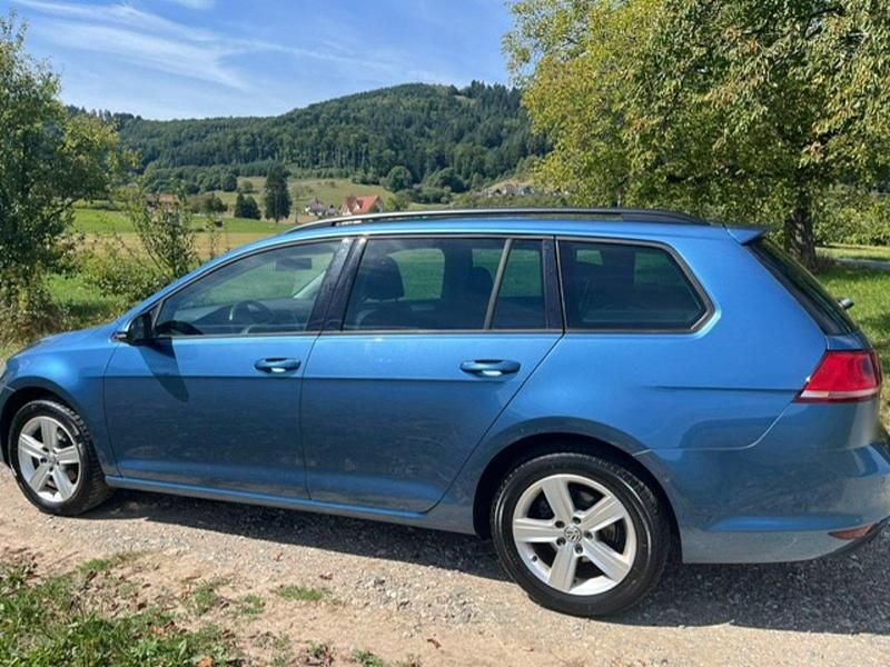 Gebraucht VW Golf VII 105 PS (77 kW) 2014 Blau Kombi