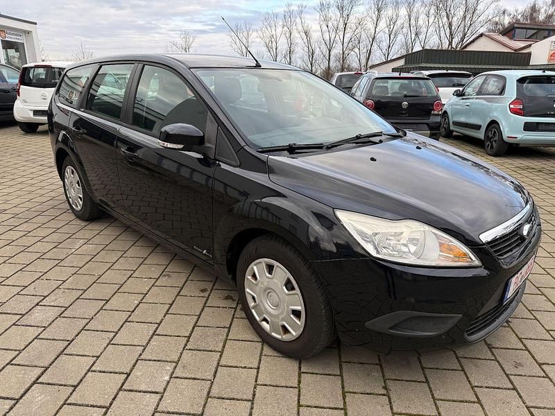 Gebraucht Ford Focus 101 PS (74 kW) 2010 Schwarz Kombi