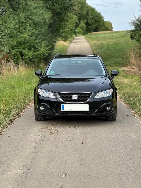 Schwarz Gebraucht 2011 Seat Exeo Style Kombi | 7.000 € (Etwas zu teuer) - Bild 1/4