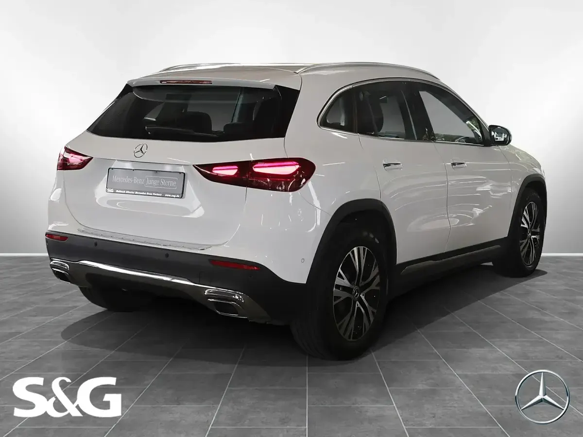 Gebraucht Mercedes GLA180 116 PS (85 kW) 2025 Unilack polarweiß SUV