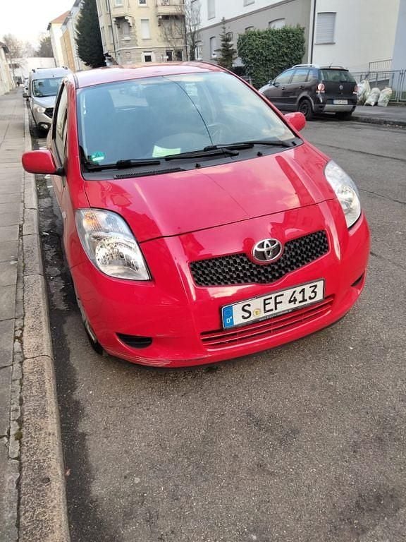 Rot Gebraucht 2006 Toyota Yaris Executive Limousine | 2.800 € (Guter Preis) - Bild 1/4