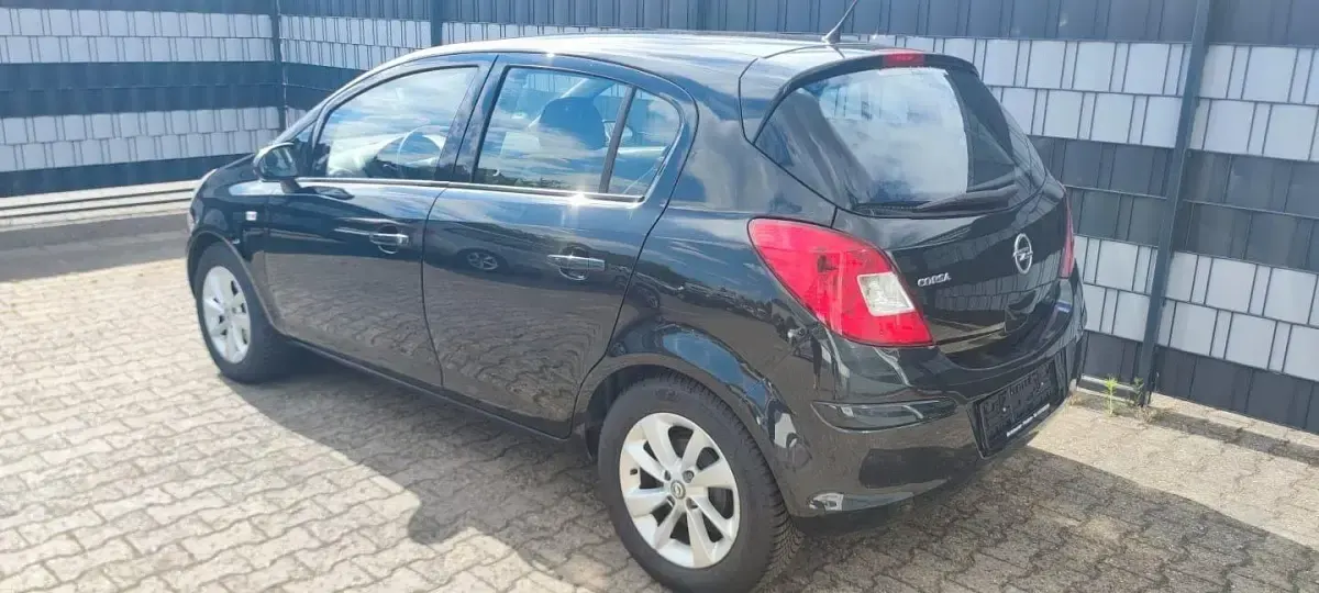 Gebraucht Opel Corsa Energy 86 PS (63 kW) 2014 Schwarz Kleinwagen