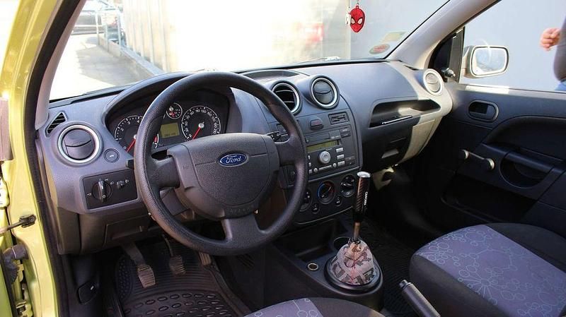 Gebraucht Ford Fiesta 60 PS (44 kW) 2006 Gelb Kleinwagen