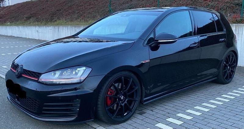 Schwarz Gebraucht 2015 VW Golf GTI Limousine | 19.750 € (Teuer) - Bild 1/4