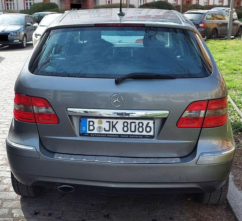 Gebraucht Mercedes B180 109 PS (80 kW) 2008 Grau Van / Kleinbus