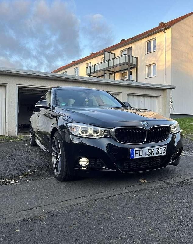 Gebraucht BMW 330 M Sport 258 PS (189 kW) 2015 Limousine