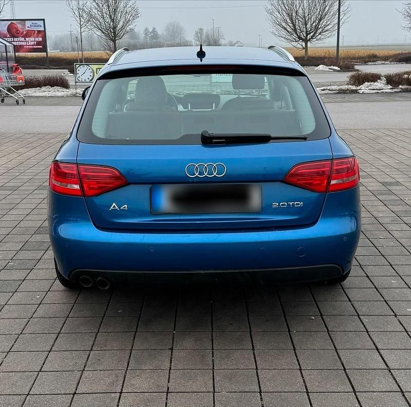 Gebraucht Audi A4 143 PS (105 kW) 2010 Blau Kombi
