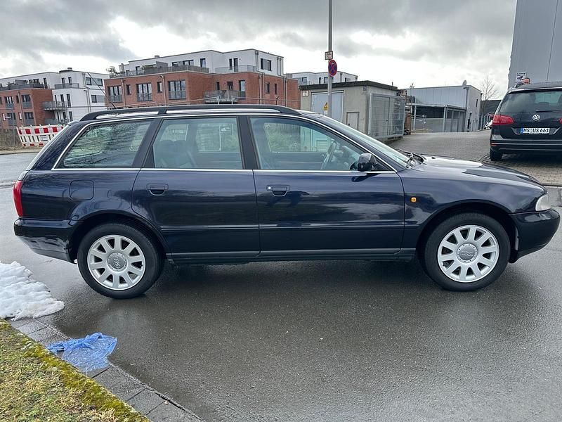 Gebraucht Audi A4 165 PS (121 kW) 1998 Blau Kombi