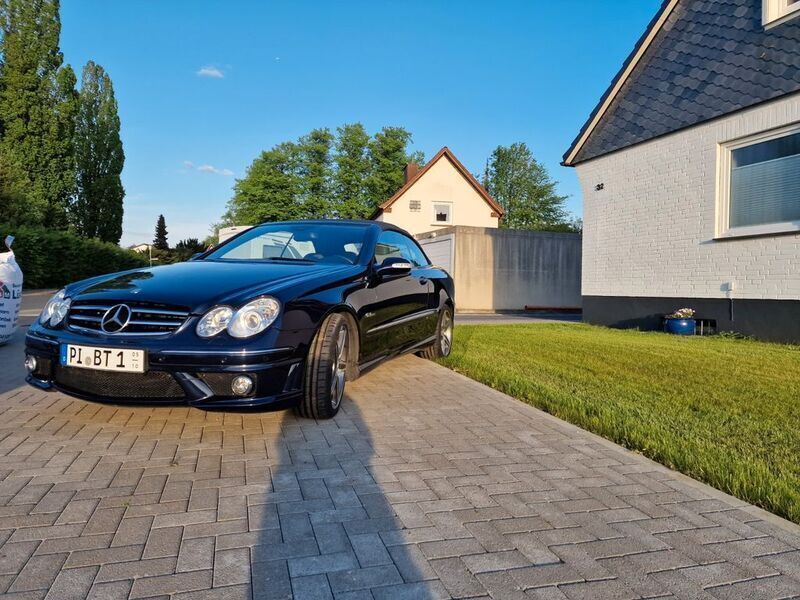 Blau Gebraucht 2007 Mercedes CLK63 AMG AMG Cabrio | 36.999 € - Bild 1/4