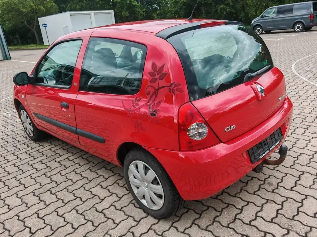 Gebraucht Renault Clio II Authentique 58 PS (42 kW) 2011 Rot Limousine