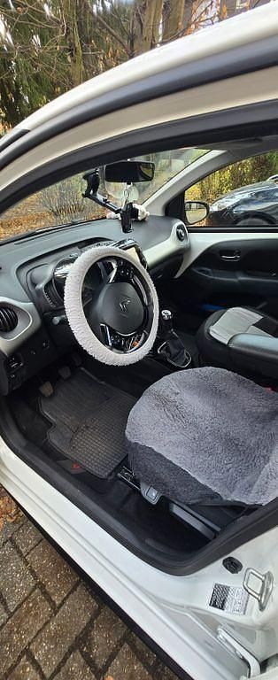 Grau Gebraucht 2017 Citroën C1 PureTech Kleinwagen | 7.500 € (Guter Preis) - Bild 1/4