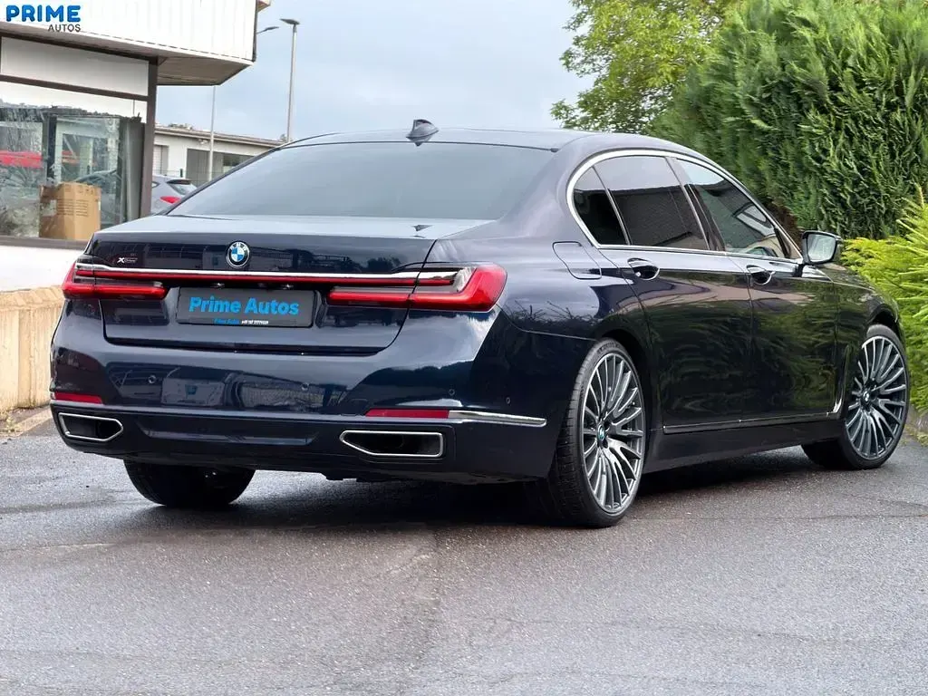 Gebraucht BMW 730L Executive 265 PS (194 kW) 2020 Blau Limousine