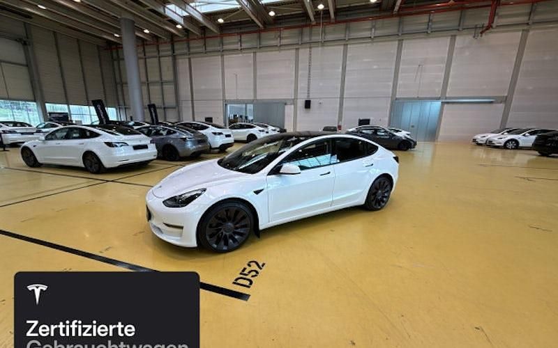 Weiß Gebraucht 2020 Tesla Model 3 Performance Limousine | 26.600 € (Fairer Preis) - Bild 1/4