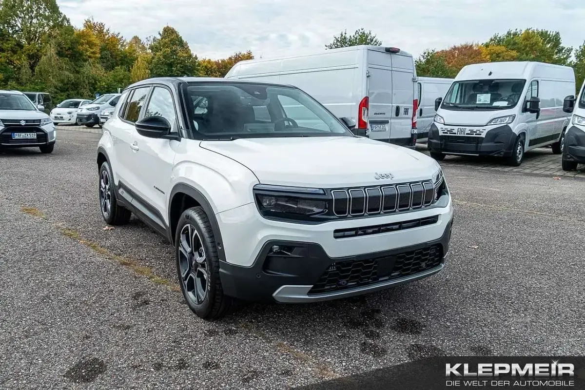 Neu Jeep Avenger Summit 110 PS (80 kW) 2025 Snow white dach schwarz SUV