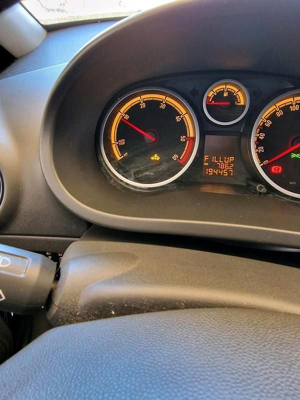 Gebraucht Opel Corsa 95 PS (69 kW) 2010 Schwarz Kleinwagen