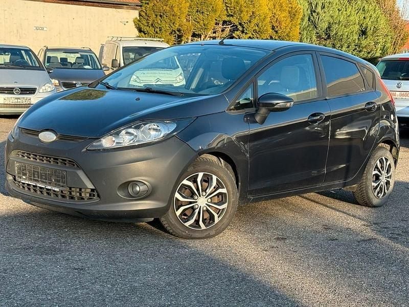 Gebraucht Ford Fiesta 90 PS (66 kW) 2010 Grau Kleinwagen