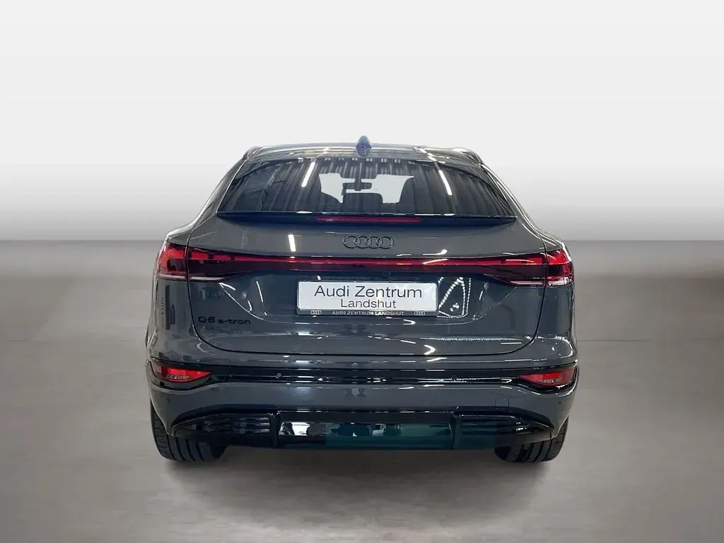 Neu Audi Q6 Sportback e-tron Performance 225 kW (306 PS) 2026 Magnetgrau SUV
