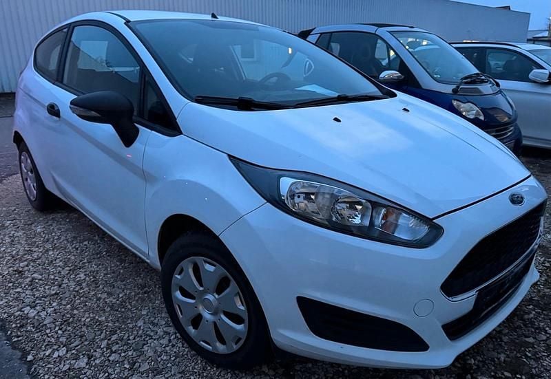 Gebraucht Ford Fiesta 60 PS (44 kW) 2017 Weiß Kleinwagen
