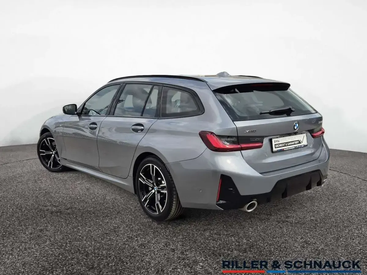 Gebraucht BMW 330 M Sport 245 PS (180 kW) 2025 Skyscraper grau Kombi