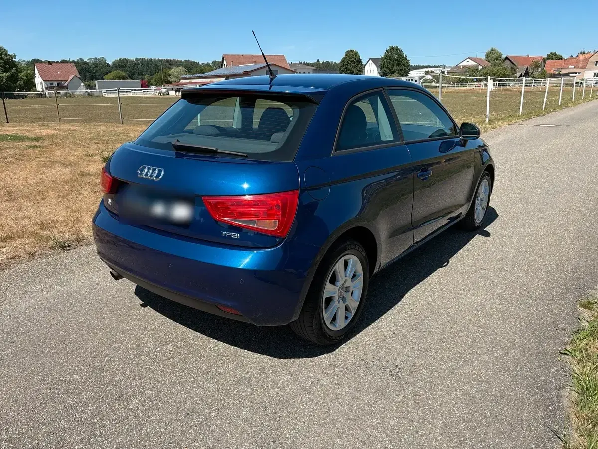 Gebraucht Audi A1 Design 86 PS (63 kW) 2010 Blau Kleinwagen
