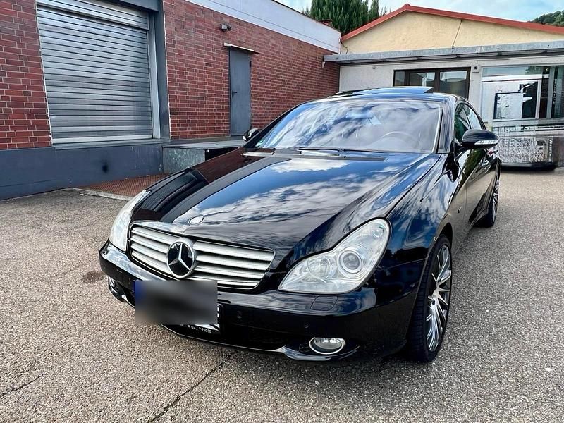 Schwarz Gebraucht 2005 Mercedes CLS500 Limousine | 11.900 € (Teuer) - Bild 1/4
