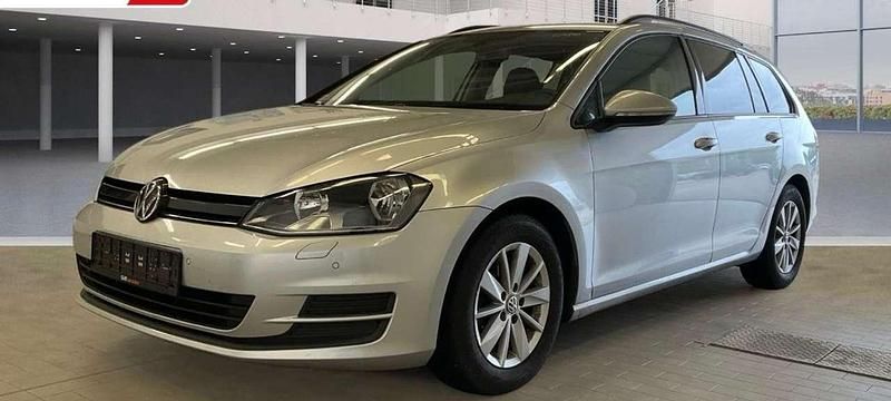 Silber Gebraucht 2015 VW Golf VII Trendline Kombi | 6.990 € (Fairer Preis) - Bild 1/4