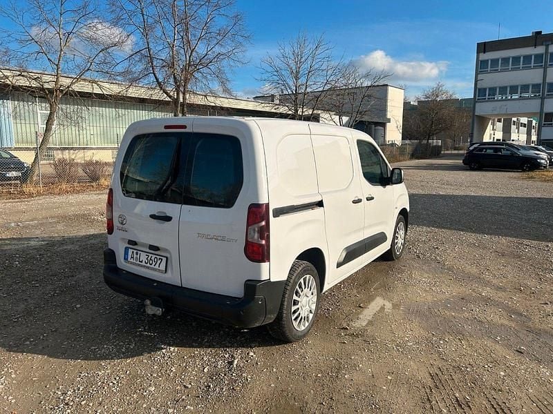 Gebraucht Toyota Proace City City 102 PS (75 kW) 2024 Weiß Van / Kleinbus