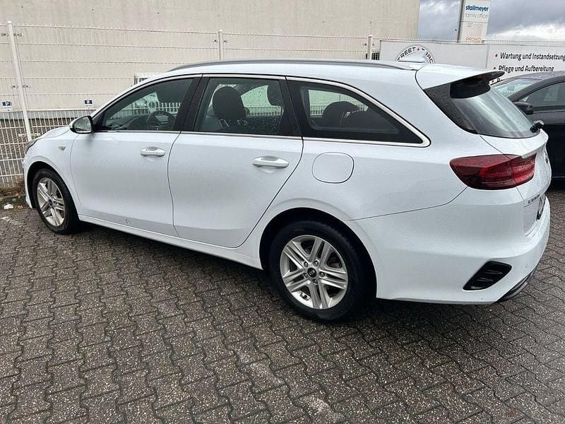 Gebraucht Kia Ceed Sportswagon Vision 160 PS (117 kW) 2021 Weiß Kombi