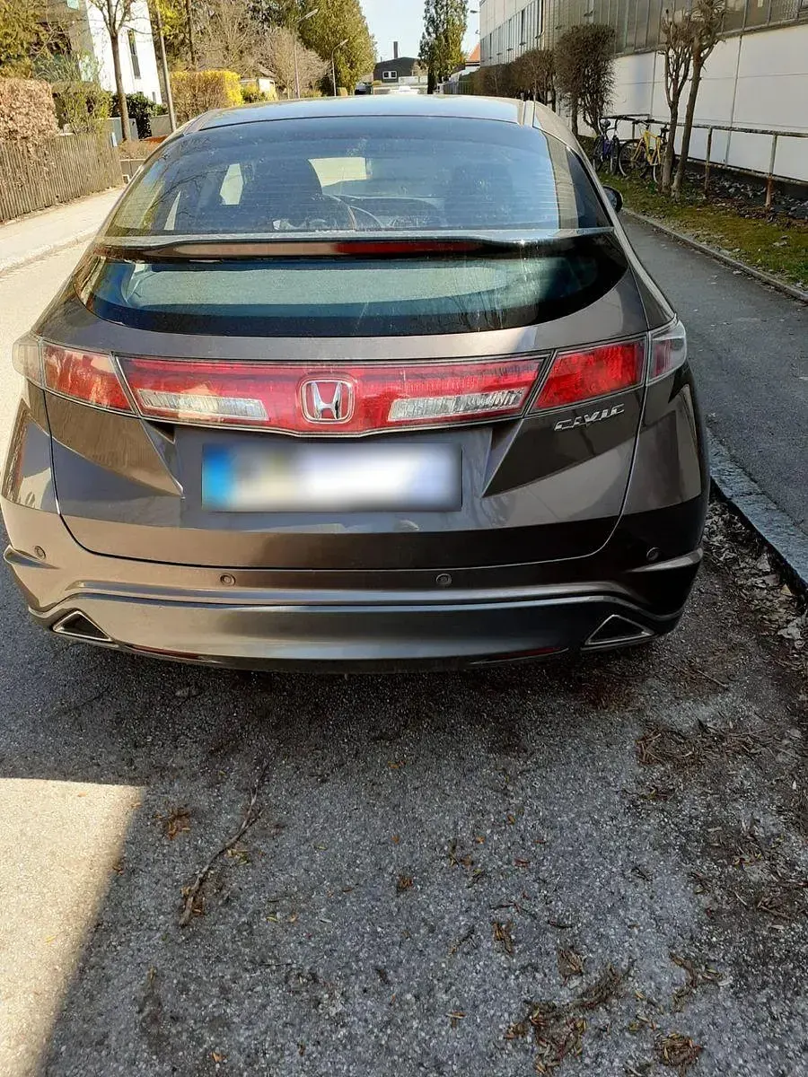 Käytetty Honda Civic 99 HP (72 kW) 2010 Ruskea Sedan