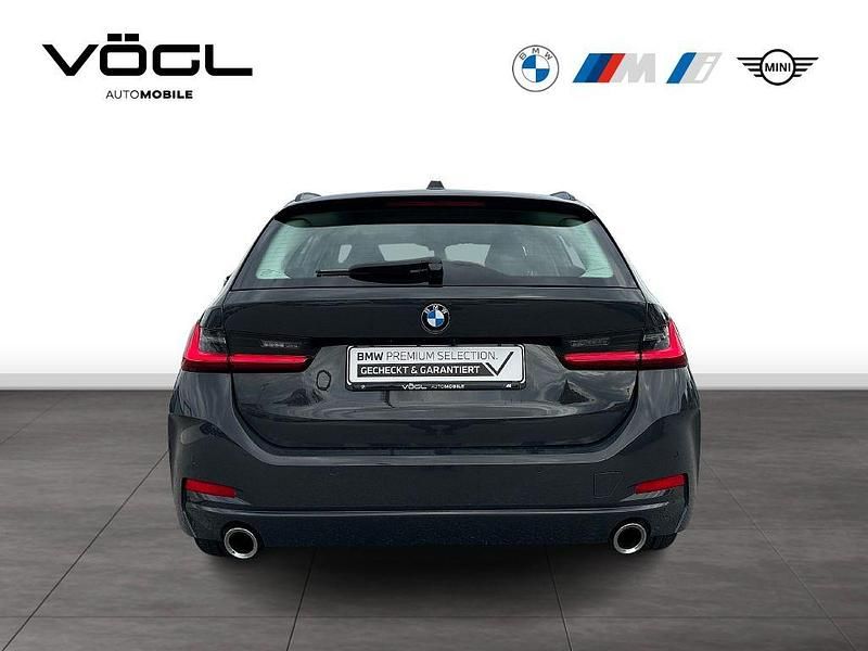 Gebraucht BMW 320 190 PS (139 kW) 2024 Grau Kombi