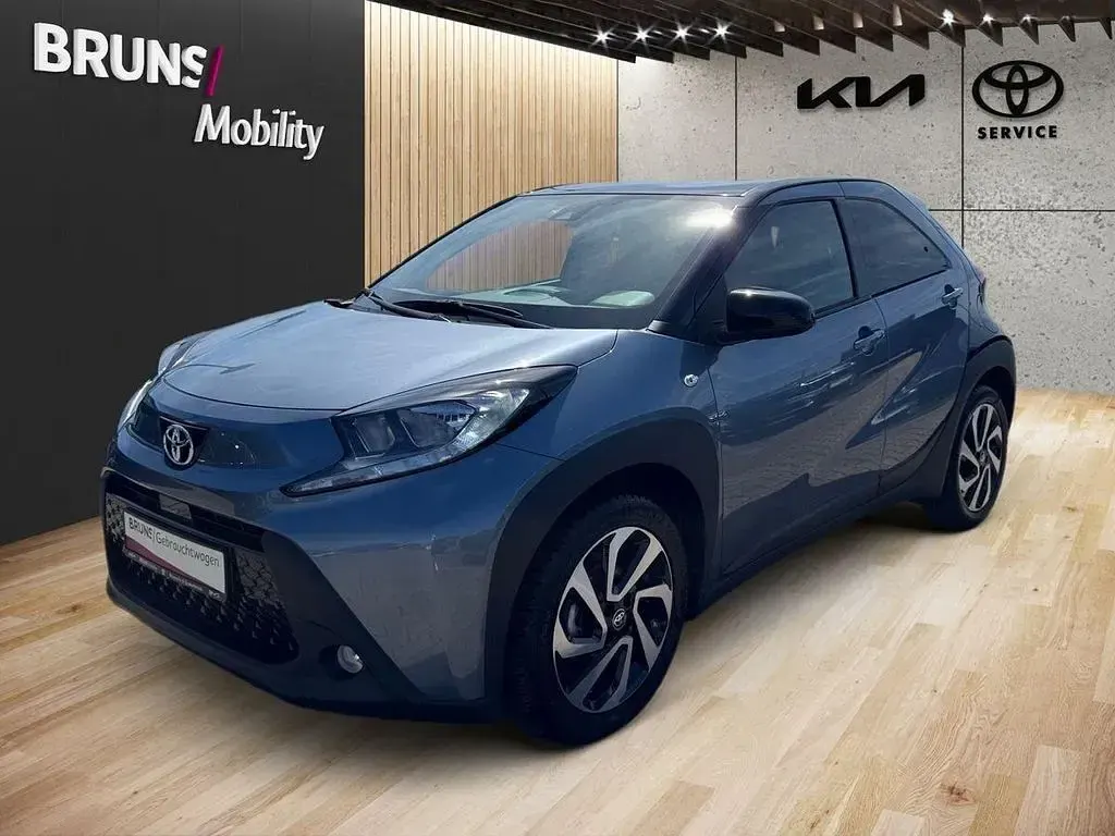 Gebraucht Toyota Aygo X 72 PS (52 kW) 2025 Grau SUV