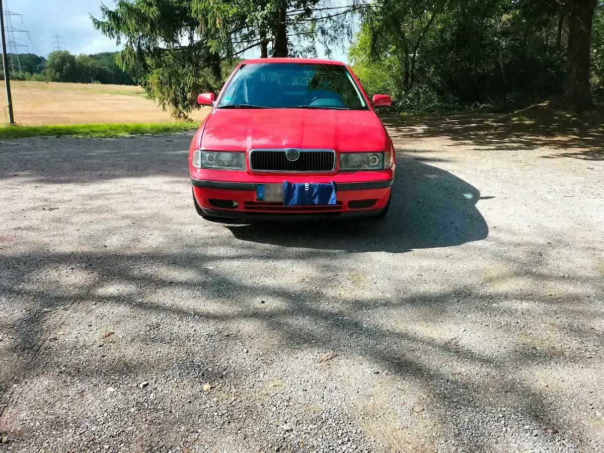 Gebraucht Skoda Octavia 101 PS (74 kW) 2000 Rot Limousine