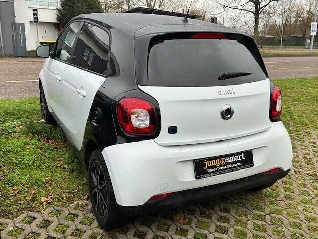 Gebraucht Smart ForFour Electric Drive 60 kW (82 PS) 2021 Weiß Limousine