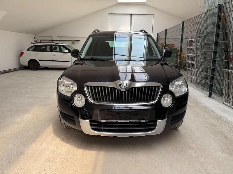 Schwarz Gebraucht 2010 Skoda Yeti Ambition SUV | 2.600 € (Guter Preis) - Bild 1/4