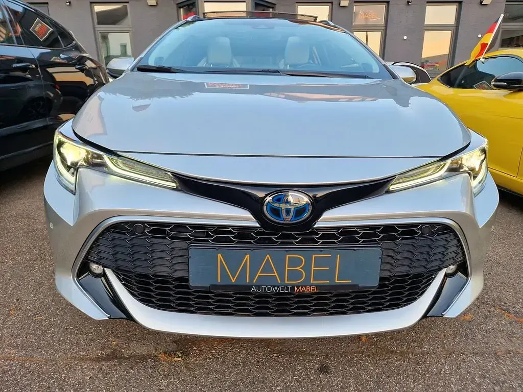 Gebraucht Toyota Corolla Lounge 152 PS (111 kW) 2019 Silber Kombi