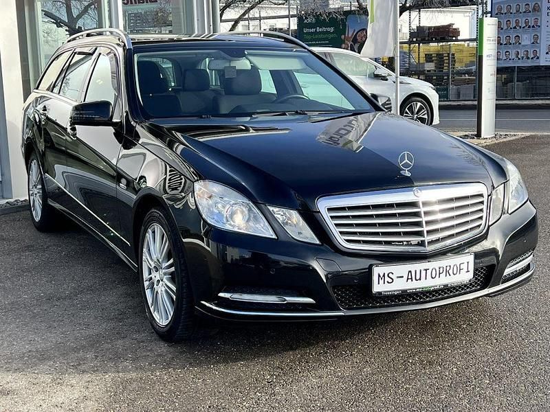 Gebraucht Mercedes E200 Elegance 136 PS (100 kW) 2012 Schwarz Kombi