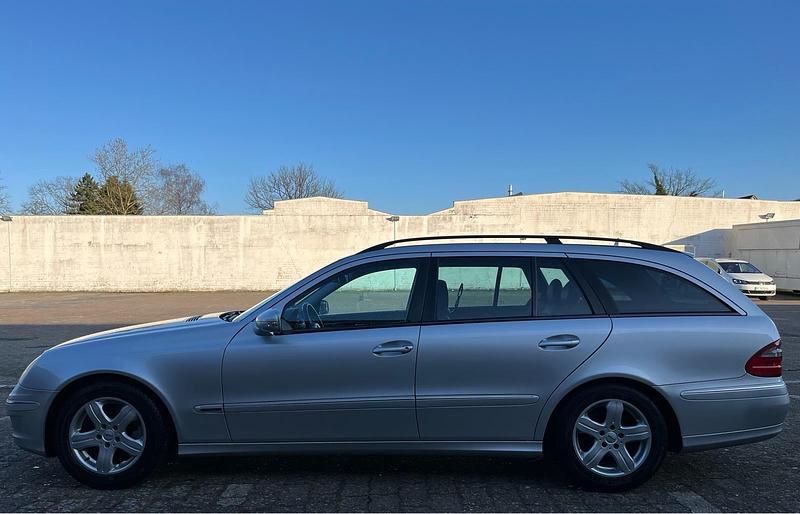 Gebraucht Mercedes E220 170 PS (125 kW) 2006 Silber Kombi
