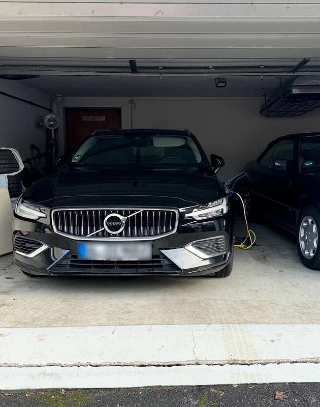 Gebraucht Volvo V60 350 PS (257 kW) 2023 Schwarz Kombi