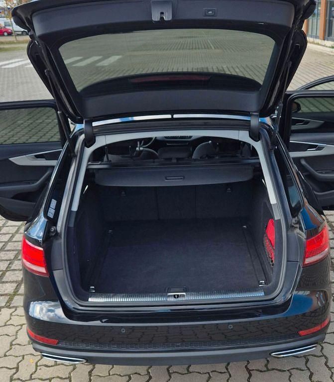Gebraucht Audi A4 122 PS (89 kW) 2019 Schwarz Kombi