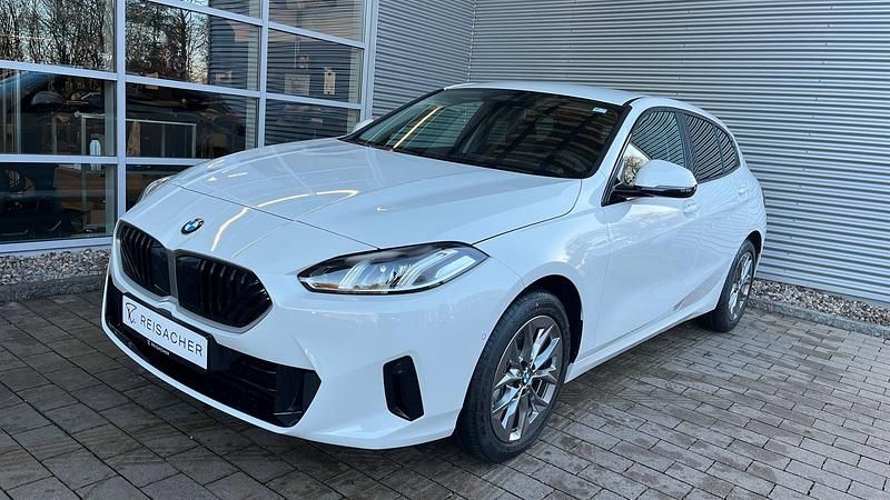 Alpinweiß uni Neu 2025 BMW 120 Efficient Dynamics Kleinwagen | 30.990 € (Superpreis) - Bild 1/4