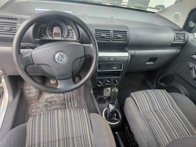 Gebraucht VW Fox Basis 54 PS (39 kW) 2007 Silber Kleinwagen