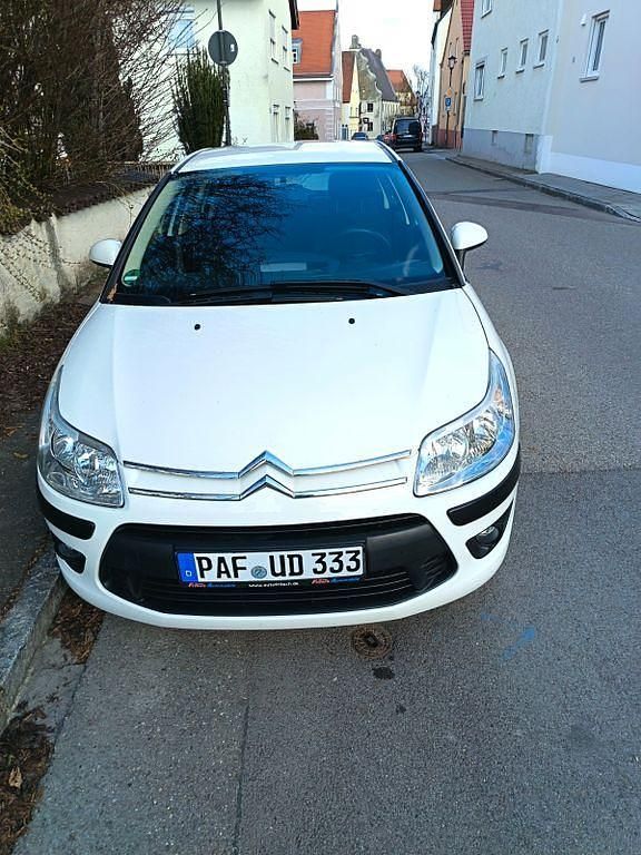 Gebraucht Citroën C4 Advance 88 PS (64 kW) 2009 Weiß Limousine