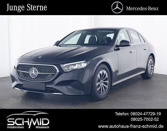 Grau Gebraucht 2024 Mercedes E220 Avantgarde Limousine | 47.850 € (Superpreis) - Bild 1/4