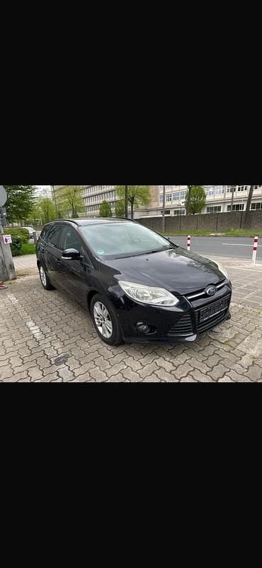 Second-hand Ford Focus 95 CP (69 kW) 2012 Negru Break