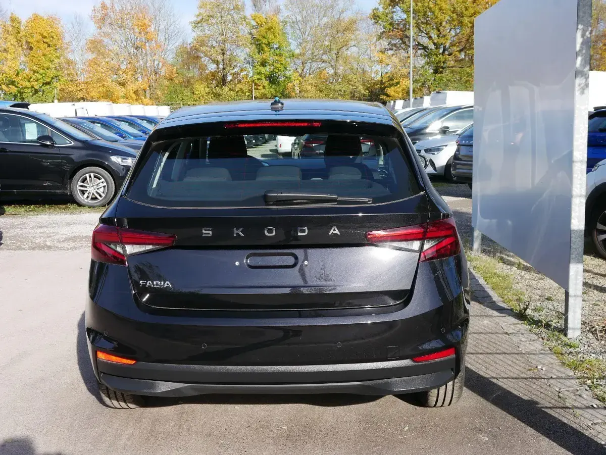 Neu Skoda Fabia Selection 116 PS (85 kW) 2025 Blackmagic perleffekt Kleinwagen