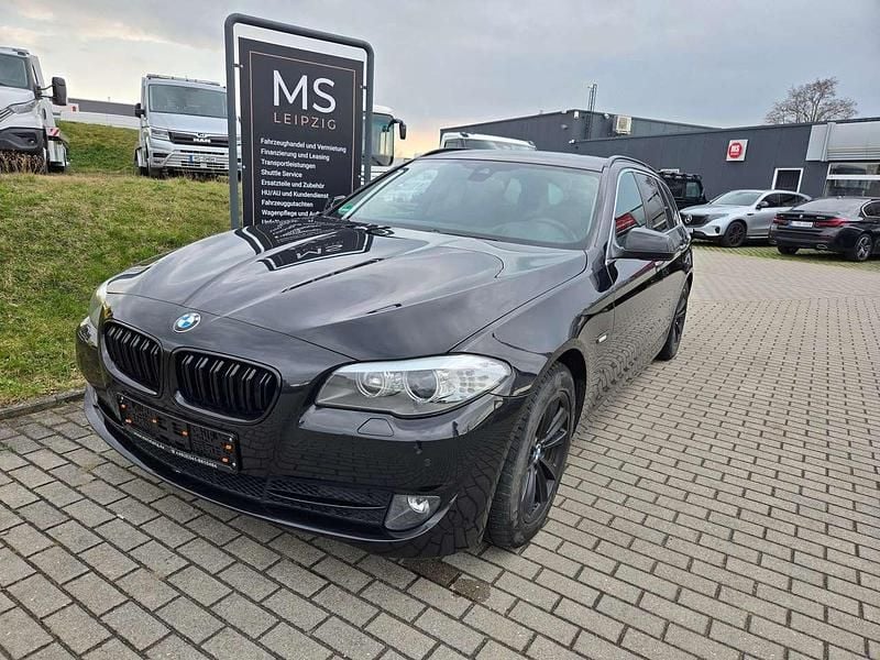 Gebraucht BMW 520 184 PS (135 kW) 2012 Schwarz Kombi
