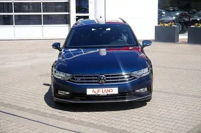 Gebraucht VW Passat R-line 150 PS (110 kW) 2022 Blau Kombi