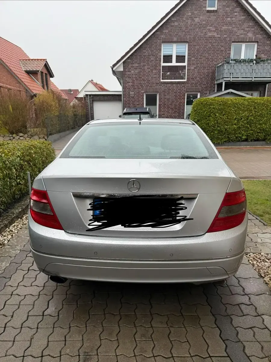 Gebraucht Mercedes C200 184 PS (135 kW) 2009 Silber Limousine